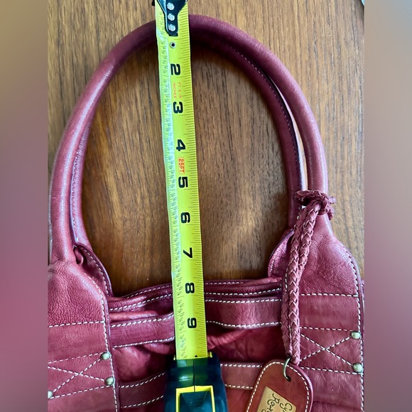 Gorgeous Soft leather large  handbag. Amazing stitching detail/brass accents. - Picture 10 of 11